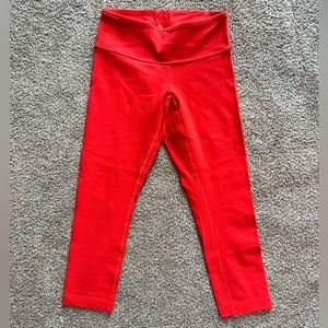 Lululemon Wunder Under Crop II *Full-On Luon
Alarming